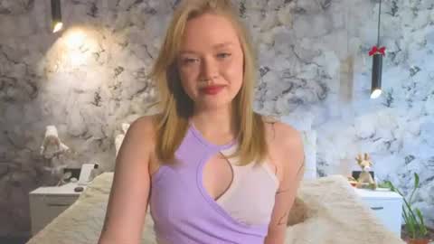 Snapshot of aurora_golden chatting on 06/11/26, 05:49 Kate online show from 06/11/26, 05:49