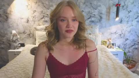 Snapshot of aurora_golden chatting on 07/04/26, 11:27 Kate online show from 07/04/26, 11:27