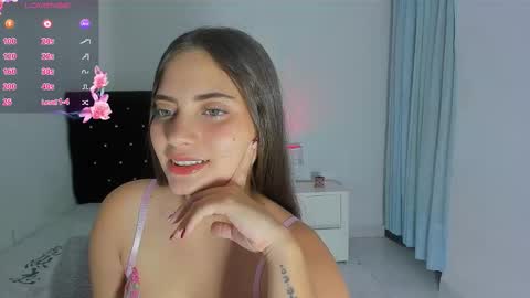 aurora_lenovic online show from 11/24/25, 04:07