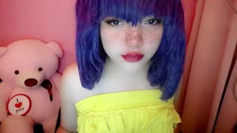 Snapshot of aurora_more chatting on 05/27/26, 10:18 cute online show from 05/27/26, 10:18