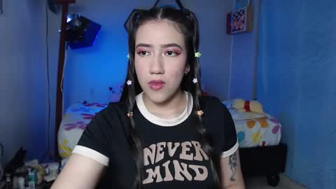 Snapshot of aurora_shy_ chatting on 11/23/25, 03:06 Aurora online show from 11/23/25, 03:06