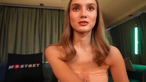 Snapshot of aurora_the_ballerina chatting on 12/02/24, 05:37 Aurora online show from 12/02/24, 05:37