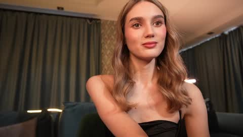 Snapshot of aurora_the_ballerina chatting on 01/16/25, 06:14 Aurora online show from 01/16/25, 06:14