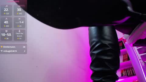 Snapshot of aurora_thomas chatting on 12/10/24, 06:06 Aurora online show from 12/10/24, 06:06