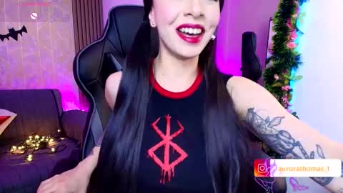 Snapshot of aurora_thomas chatting on 11/15/25, 04:10 Aurora online show from 11/15/25, 04:10