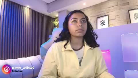 aurora_willow9 online show from 11/24/25, 02:55