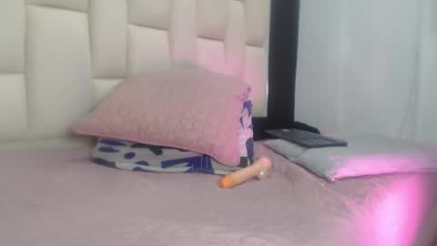 Snapshot of auroraa_miller chatting on 01/15/25, 04:21 auroraa_miller online show from 01/15/25, 04:21