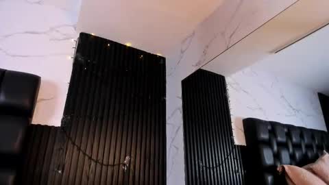 Aurora online show from 09/18/25, 11:51