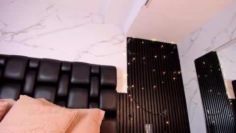 Aurora online show from 09/19/25, 11:49