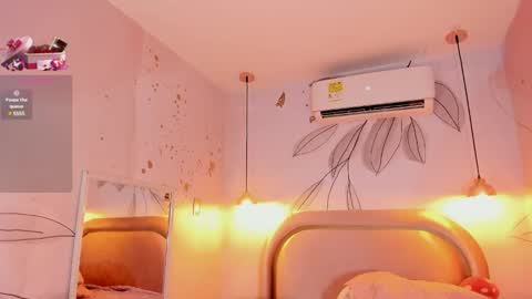 Snapshot of aurorafiore chatting on 03/12/25, 10:39 Aurora online show from 03/12/25, 10:39