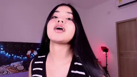 Snapshot of aurorafiore chatting on 11/30/25, 11:09 Aurora online show from 11/30/25, 11:09