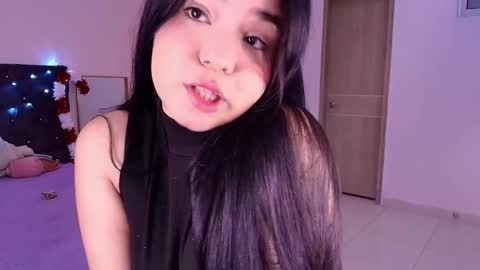 Snapshot of aurorafiore chatting on 12/05/25, 03:37 Aurora online show from 12/05/25, 03:37