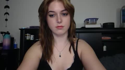 Snapshot of auroralightz1 chatting on 11/11/25, 04:34 auroralightz1 online show from 11/11/25, 04:34