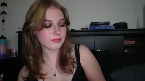 auroralightz1 online show from 01/06/26, 05:22