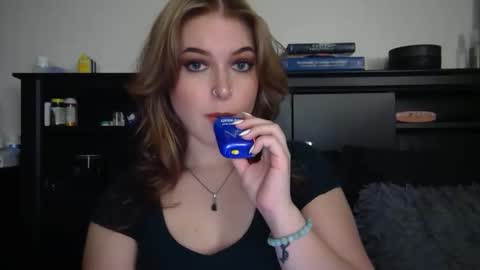 Snapshot of auroralightz1 chatting on 03/03/26, 04:13 auroralightz1 online show from 03/03/26, 04:13