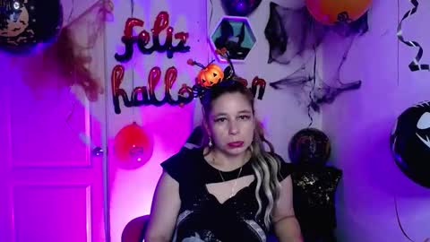 Snapshot of aurorarojas chatting on 10/21/25, 02:34 Aurora Rojas online show from 10/21/25, 02:34