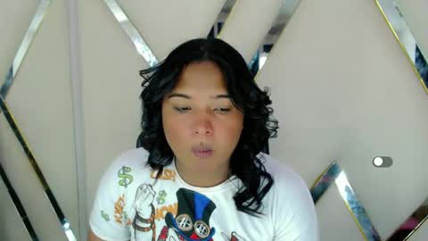 Snapshot of aurorarossx chatting on 11/01/25, 07:38 Aurora online show from 11/01/25, 07:38