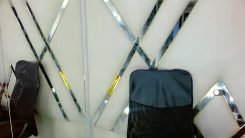 Snapshot of aurorarossx chatting on 11/15/25, 08:05 Aurora online show from 11/15/25, 08:05