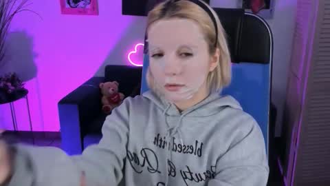 aurorawrenfield online show from 01/16/26, 04:38