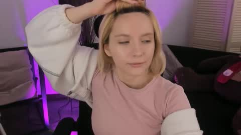 aurorawrenfield online show from 02/03/26, 07:35