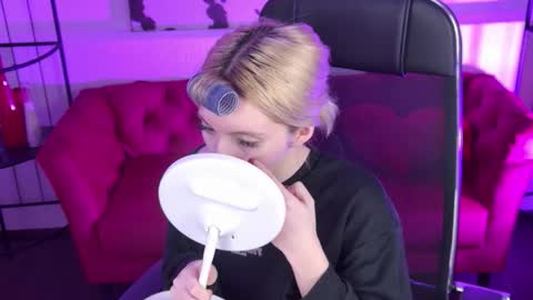 aurorawrenfield online show from 03/17/26, 01:32