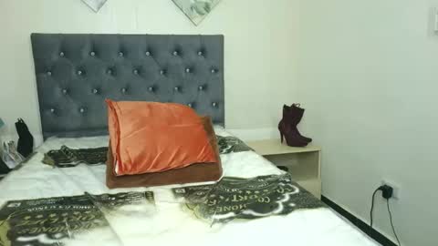 Snapshot of auroraxbbw chatting on 11/17/25, 07:14 Aurora online show from 11/17/25, 07:14