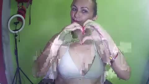 Snapshot of aurori997239 chatting on 11/27/25, 10:01 aurori997239 online show from 11/27/25, 10:01