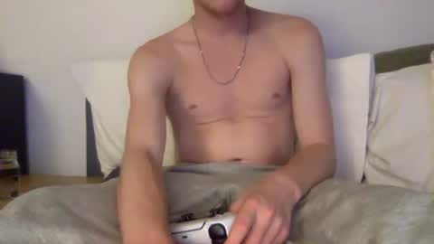 aussieblondetwink online show from 12/30/24, 12:42