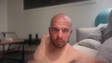 Snapshot of aussieboycal chatting on 02/06/26, 12:30 aussieboycal online show from 02/06/26, 12:30