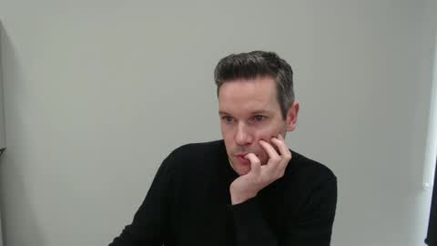 Snapshot of aussiesurfer0000 chatting on 12/02/25, 06:41 aussiesurfer0000 online show from 12/02/25, 06:41