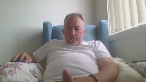 Snapshot of aussiesydguy chatting on 10/27/25, 02:37 chatbateaussie online show from 10/27/25, 02:37