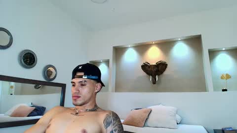 AUSTIN  online show from 02/04/25, 05:21