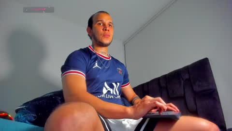 Snapshot of austin_curry chatting on 07/23/26, 12:57 A online show from 07/23/26, 12:57