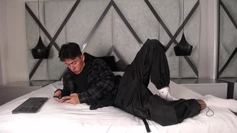 austinreeds online show from 10/01/25, 12:00