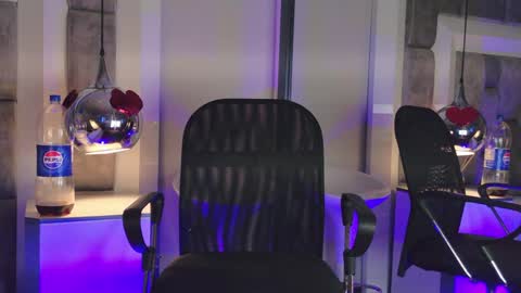 austinreeds online show from 04/13/26, 12:43