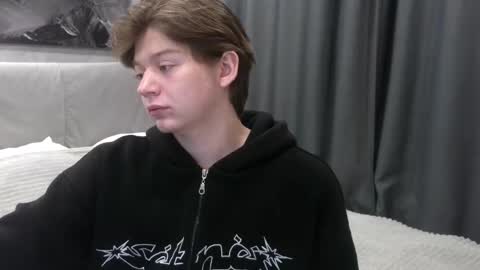 Snapshot of ausxuw chatting on 09/25/25, 04:49 ausxuw online show from 09/25/25, 04:49