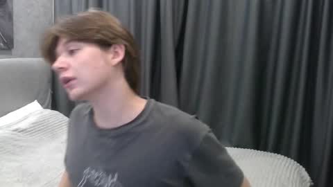 Snapshot of ausxuw chatting on 10/06/25, 09:45 ausxuw online show from 10/06/25, 09:45