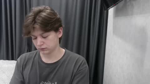 Snapshot of ausxuw chatting on 10/13/25, 09:37 ausxuw online show from 10/13/25, 09:37