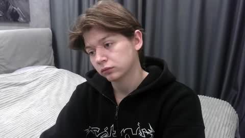 Snapshot of ausxuw chatting on 10/19/25, 09:15 ausxuw online show from 10/19/25, 09:15