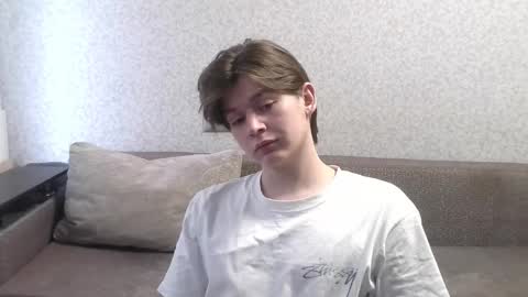 Snapshot of ausxuw chatting on 10/23/25, 10:36 ausxuw online show from 10/23/25, 10:36