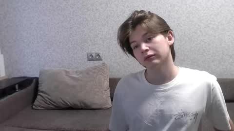 Snapshot of ausxuw chatting on 10/25/25, 05:48 ausxuw online show from 10/25/25, 05:48