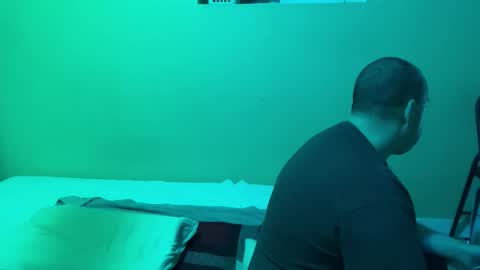 Snapshot of auz1812 chatting on 11/13/25, 07:07 Auz online show from 11/13/25, 07:07