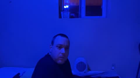 Snapshot of auz1812 chatting on 11/29/25, 11:35 Auz online show from 11/29/25, 11:35