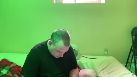 Snapshot of auz1812 chatting on 12/20/25, 07:21 Auz online show from 12/20/25, 07:21