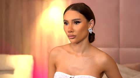 Snapshot of ava_heath chatting on 01/06/25, 10:47 Ava online show from 01/06/25, 10:47