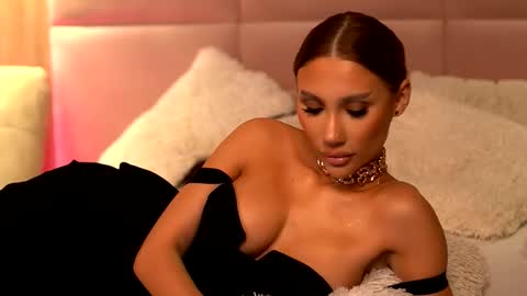 Ava online show from 12/05/25, 12:30