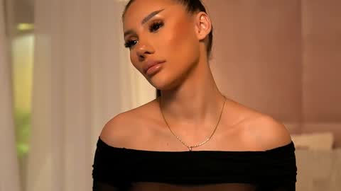 Ava online show from 04/27/26, 01:36