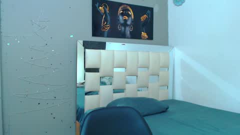 ava online show from 01/20/25, 10:04