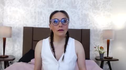 Ava  online show from 12/03/25, 07:45