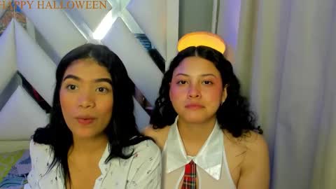 Snapshot of ava_wilde chatting on 10/31/25, 08:43 Ava Wilde online show from 10/31/25, 08:43